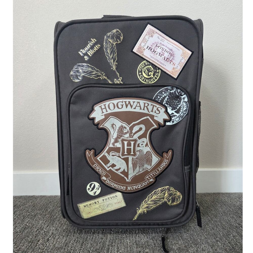 Harry Potter Hogwarts Dark Gray Rolling Luggage Suitcase 19" Carryon